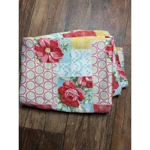 The Pioneer Woman Patchwork Floral Tablecloth 60" X 84" Cotton Rectangle